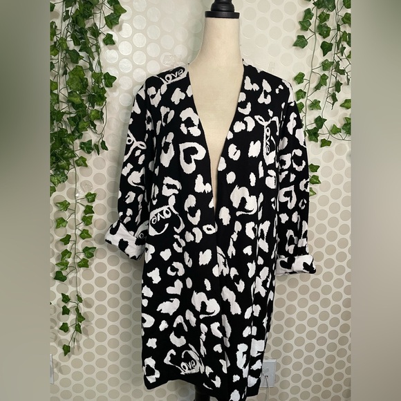 Chico’s Animal Print Long Sleeve Open Front Woman Cardigan Size 4. Rayon/nylon. - Picture 1 of 16